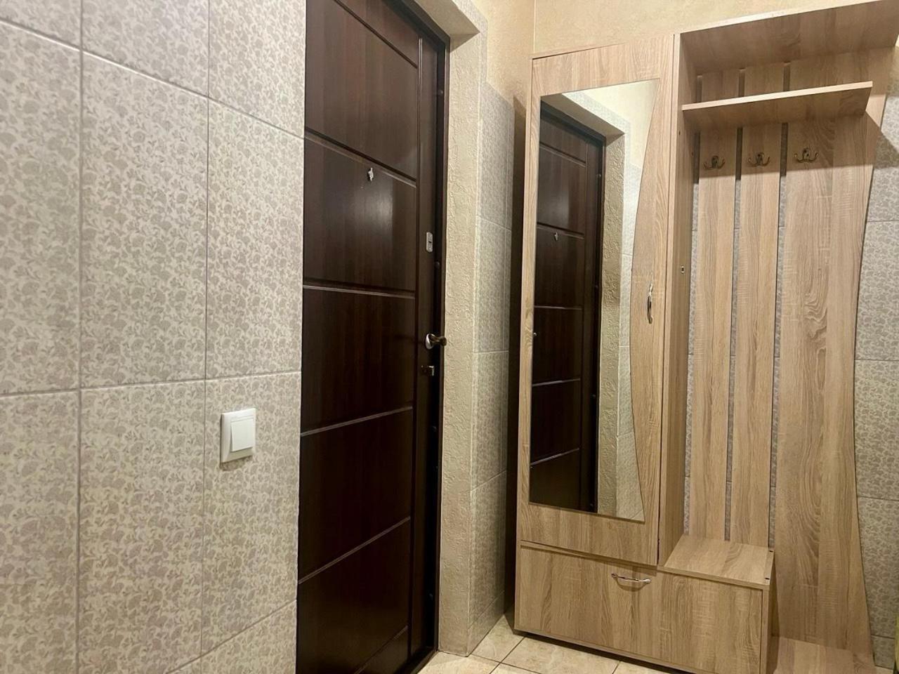 Studio Apartment Metro Pechersk Kiev Eksteriør billede